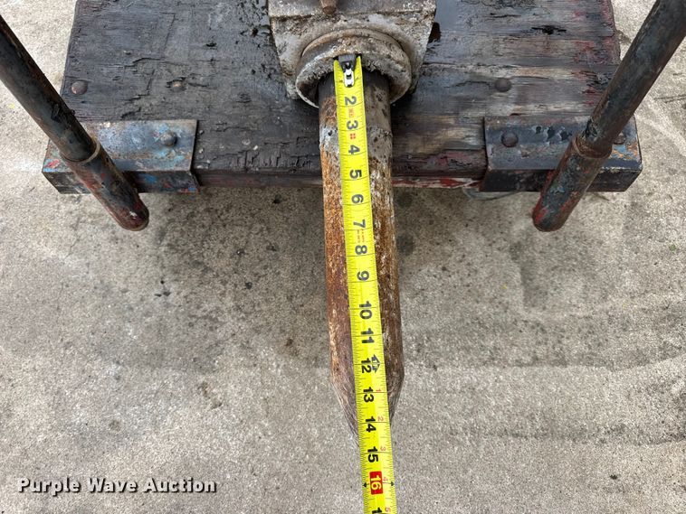 image for item EN0640 2002 Rockram 685 breaker