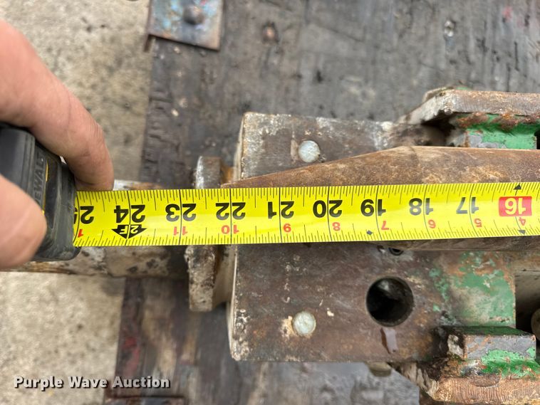 image for item EN0640 2002 Rockram 685 breaker