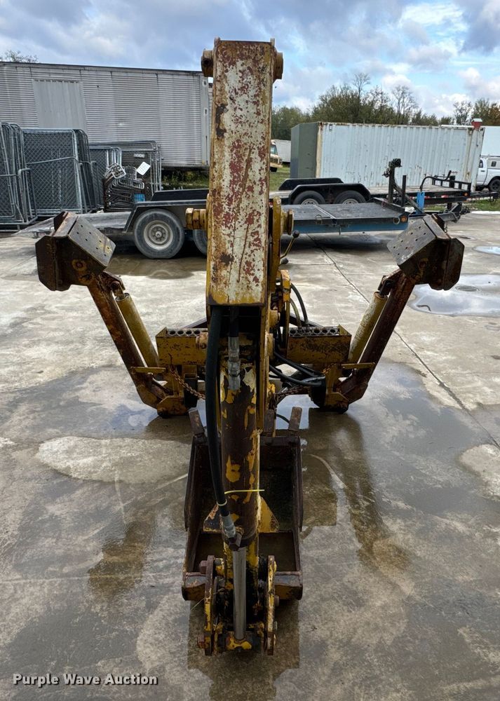 image for item EN0642 Vermeer BH-800 backhoe attachment