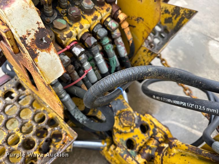 image for item EN0642 Vermeer BH-800 backhoe attachment