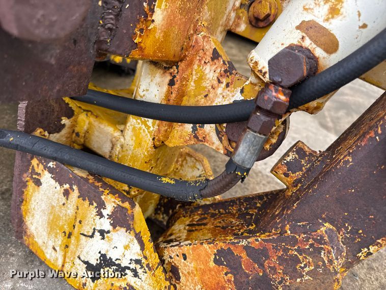 image for item EN0642 Vermeer BH-800 backhoe attachment