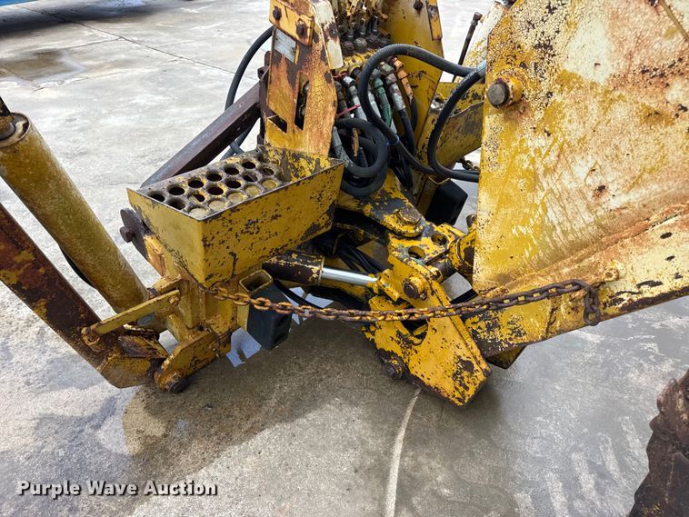 image for item EN0642 Vermeer BH-800 backhoe attachment