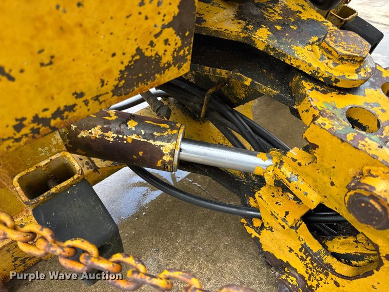 image for item EN0642 Vermeer BH-800 backhoe attachment