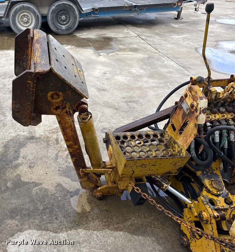 image for item EN0642 Vermeer BH-800 backhoe attachment