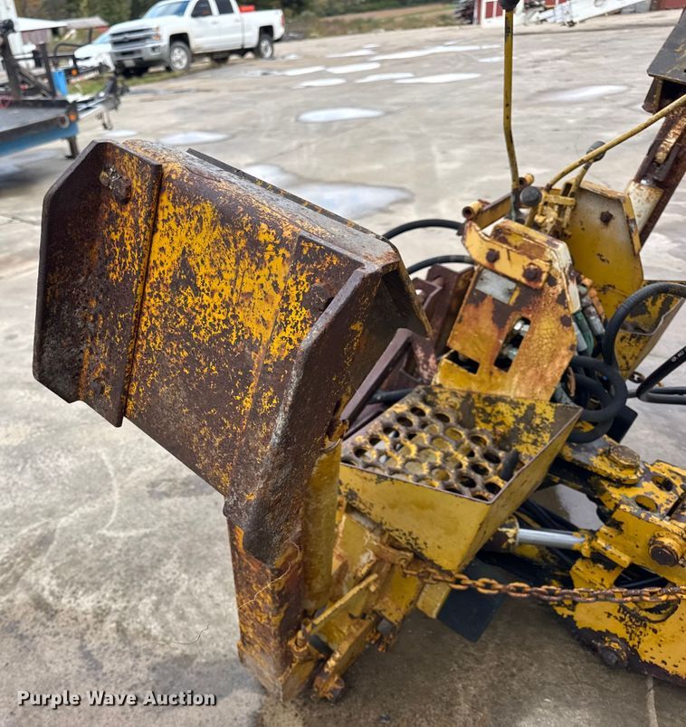 image for item EN0642 Vermeer BH-800 backhoe attachment