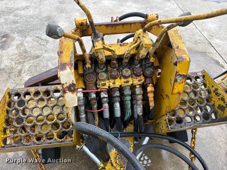 image for item EN0642 Vermeer BH-800 backhoe attachment