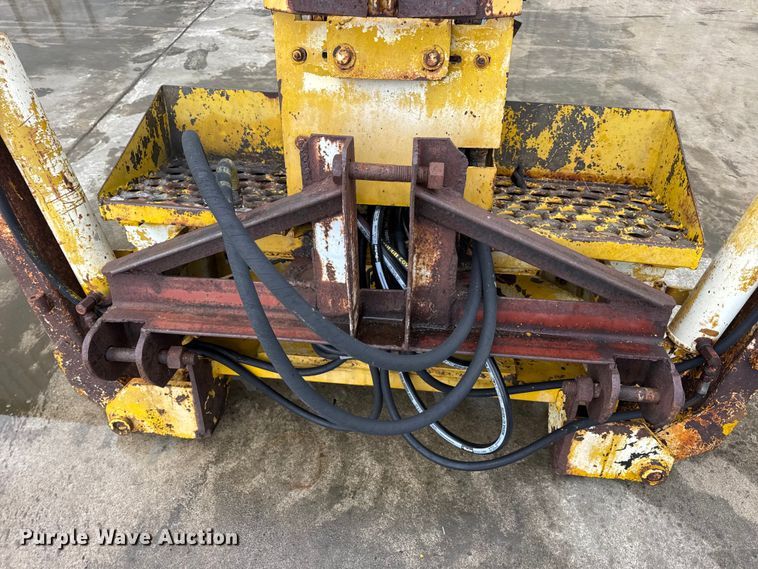 image for item EN0642 Vermeer BH-800 backhoe attachment