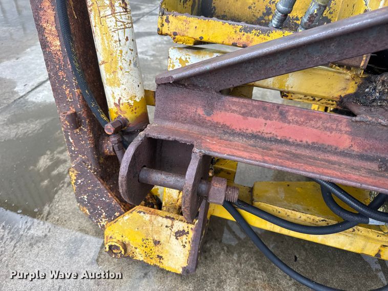 image for item EN0642 Vermeer BH-800 backhoe attachment