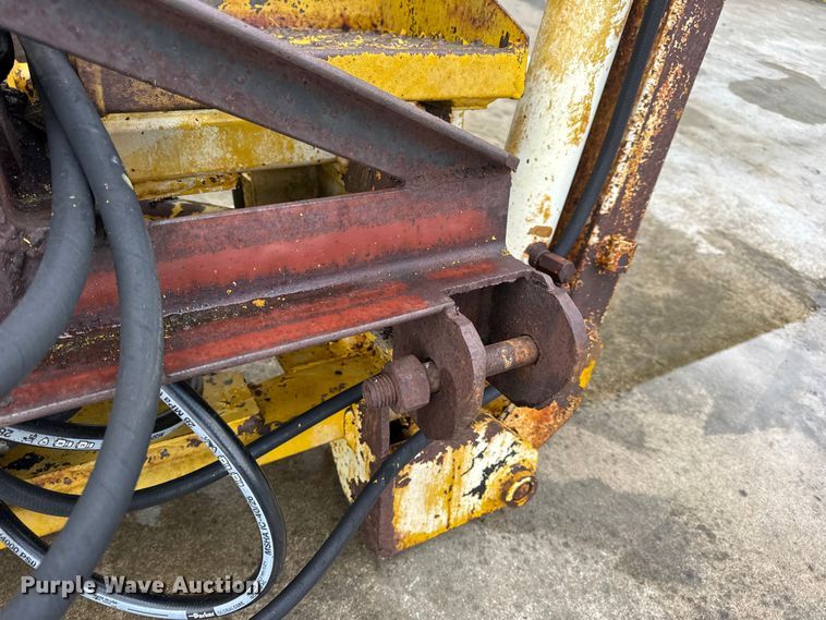 image for item EN0642 Vermeer BH-800 backhoe attachment