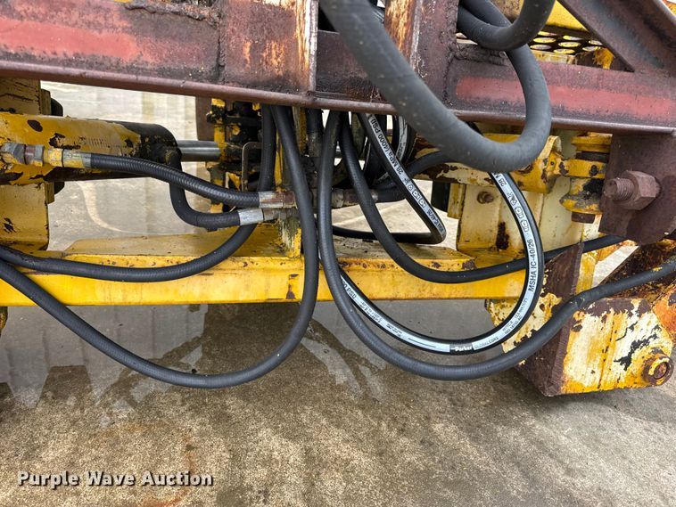 image for item EN0642 Vermeer BH-800 backhoe attachment