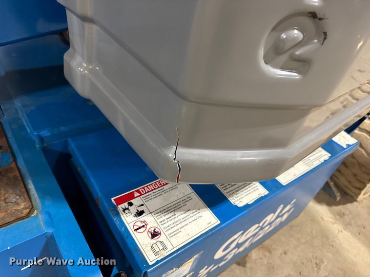 image for item EN0647 2010 Genie Z-34/22N boom lift