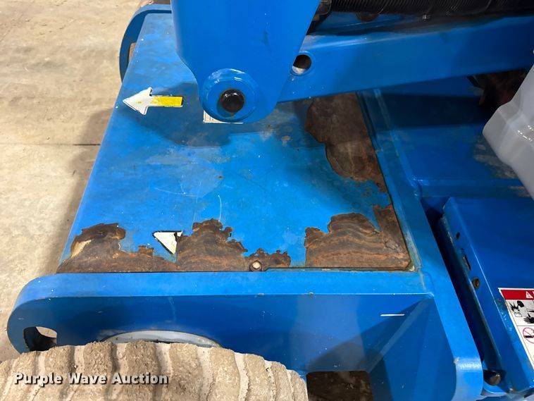 image for item EN0647 2010 Genie Z-34/22N boom lift