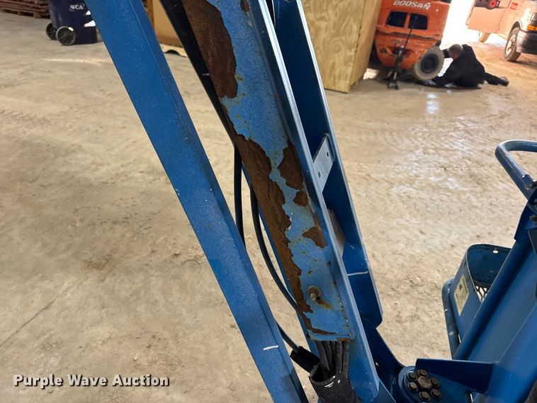image for item EN0647 2010 Genie Z-34/22N boom lift