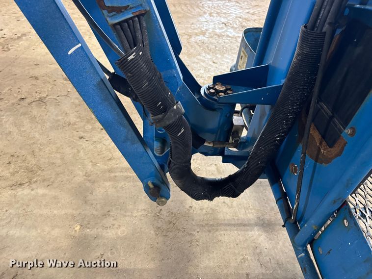 image for item EN0647 2010 Genie Z-34/22N boom lift