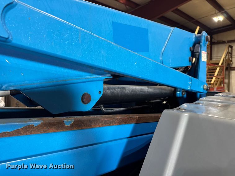 image for item EN0647 2010 Genie Z-34/22N boom lift