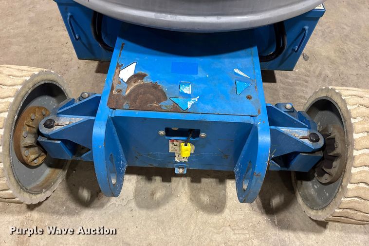 image for item EN0647 2010 Genie Z-34/22N boom lift