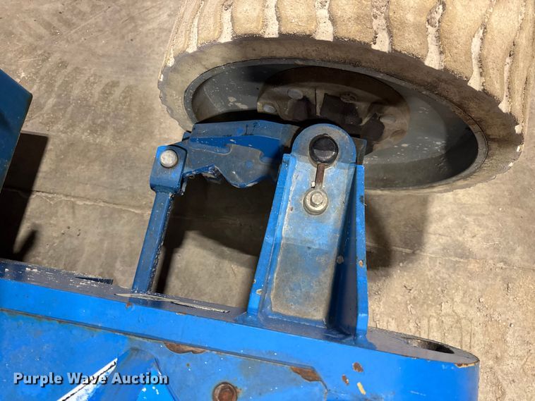 image for item EN0647 2010 Genie Z-34/22N boom lift