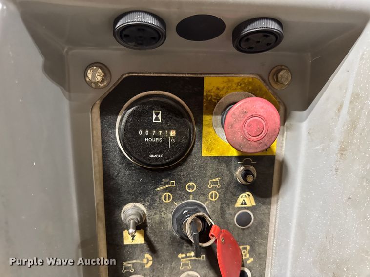 image for item EN0647 2010 Genie Z-34/22N boom lift