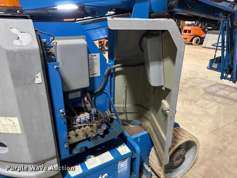 image for item EN0647 2010 Genie Z-34/22N boom lift