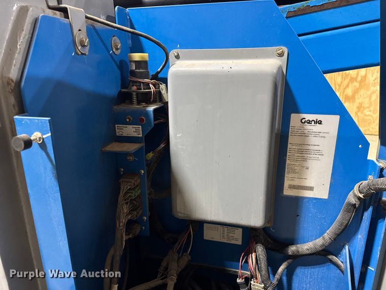 image for item EN0647 2010 Genie Z-34/22N boom lift