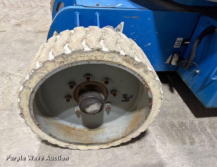 image for item EN0647 2010 Genie Z-34/22N boom lift