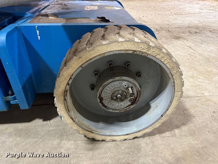 image for item EN0647 2010 Genie Z-34/22N boom lift