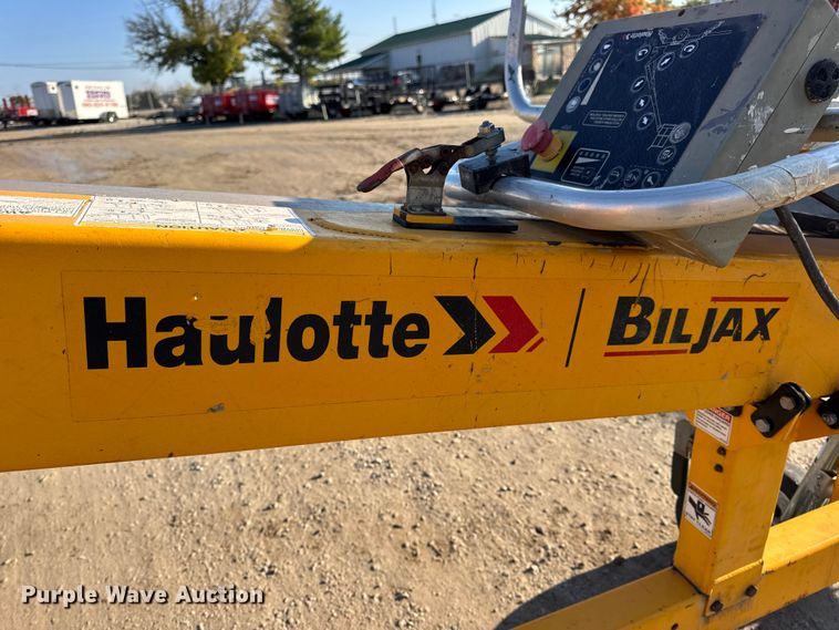 image for item EN0648 2015 Haulotte 3632T boom lift