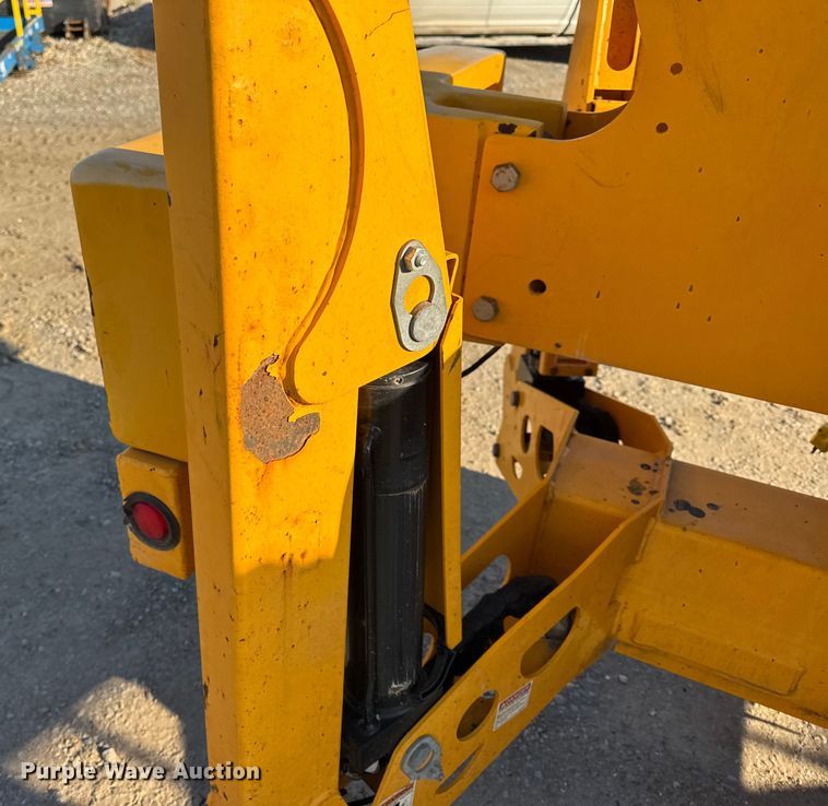 image for item EN0648 2015 Haulotte 3632T boom lift