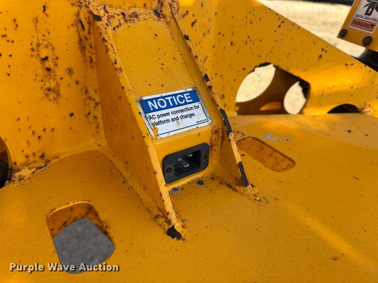 image for item EN0648 2015 Haulotte 3632T boom lift