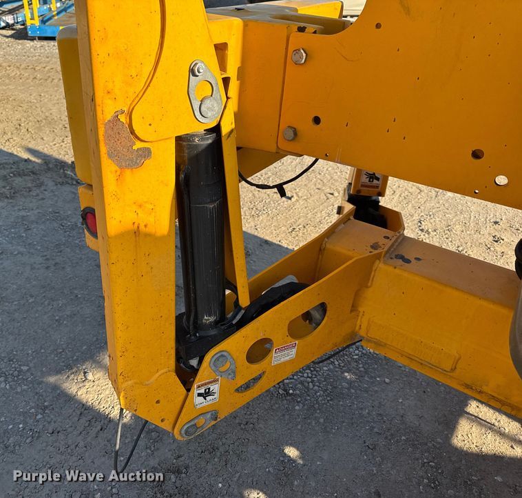 image for item EN0648 2015 Haulotte 3632T boom lift