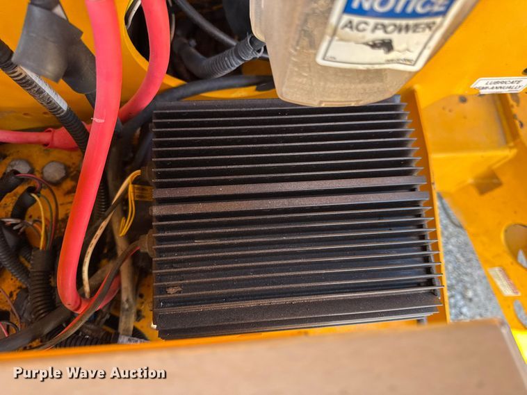 image for item EN0648 2015 Haulotte 3632T boom lift