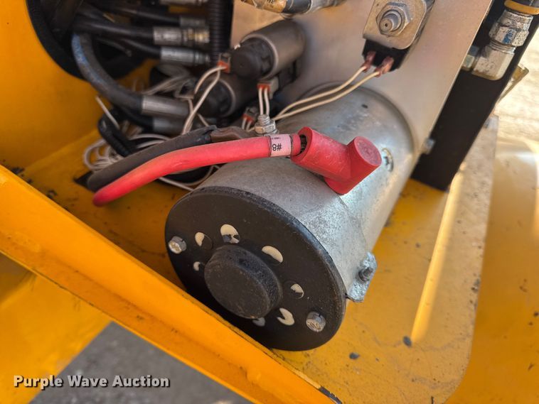 image for item EN0648 2015 Haulotte 3632T boom lift