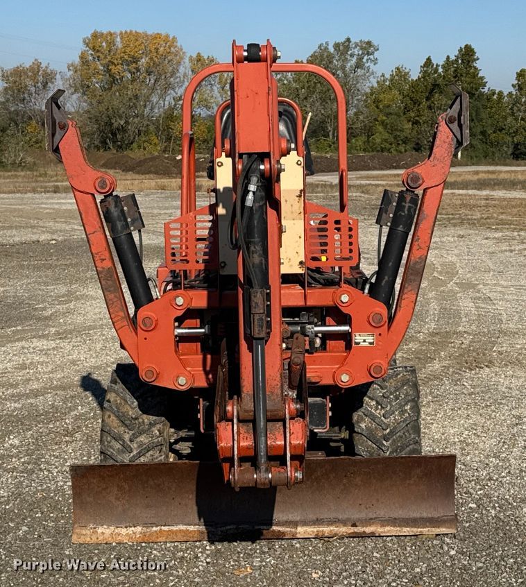 image for item EN0652 2007 Ditch Witch RT40 trencher