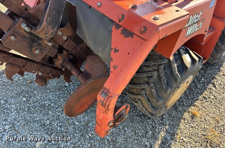 image for item EN0652 2007 Ditch Witch RT40 trencher