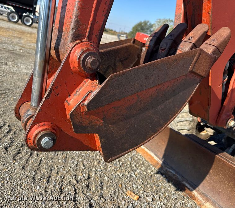 image for item EN0652 2007 Ditch Witch RT40 trencher