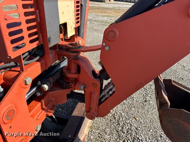 image for item EN0652 2007 Ditch Witch RT40 trencher