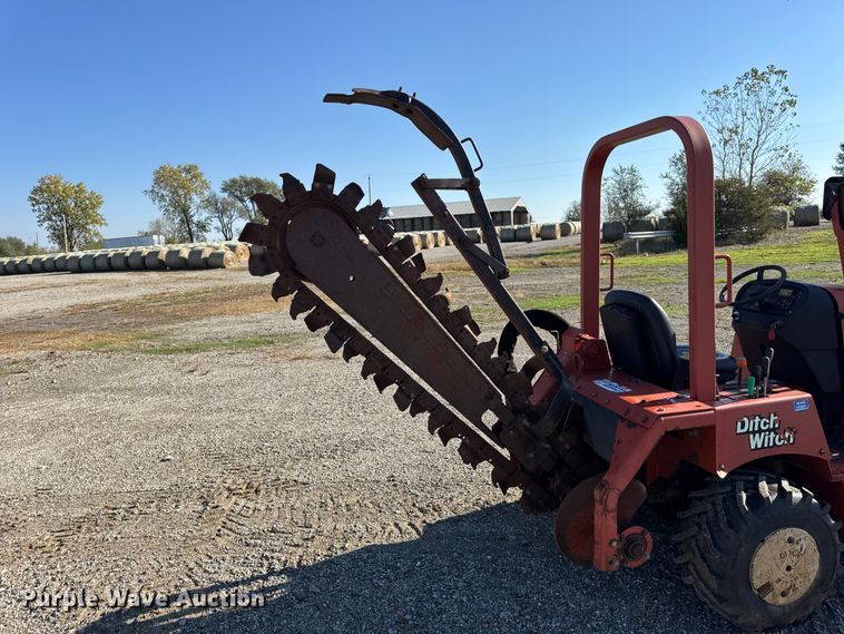 image for item EN0652 2007 Ditch Witch RT40 trencher