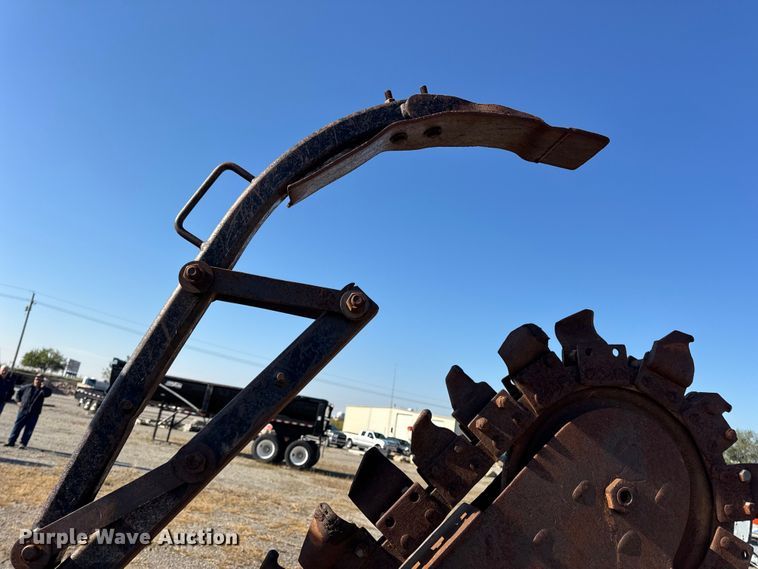 image for item EN0652 2007 Ditch Witch RT40 trencher
