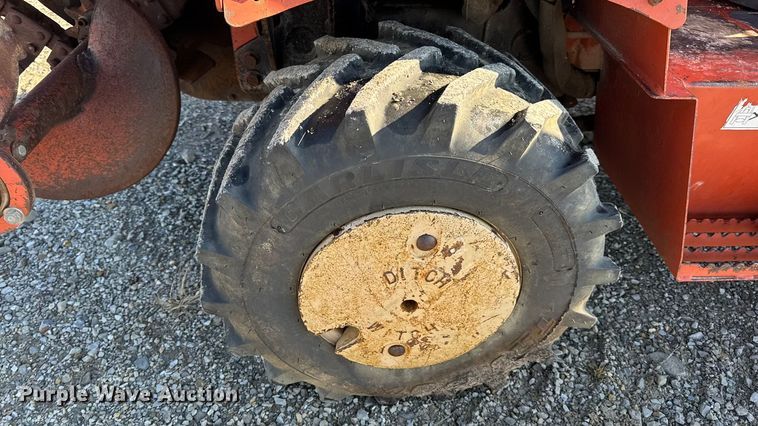 image for item EN0652 2007 Ditch Witch RT40 trencher