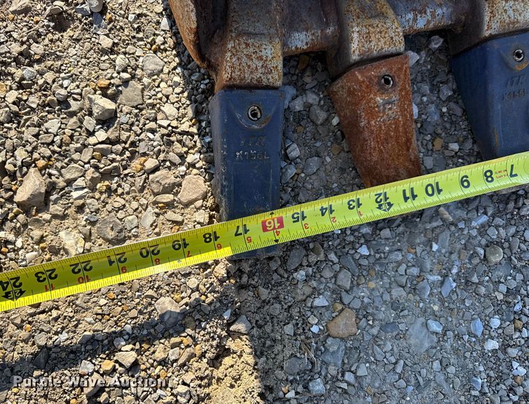 image for item EN0653 2019 John Deere 35G mini excavator