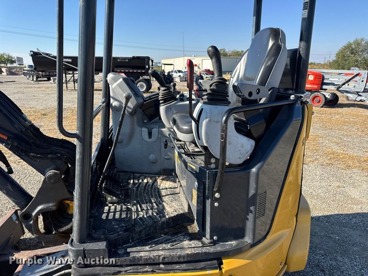 image for item EN0653 2019 John Deere 35G mini excavator