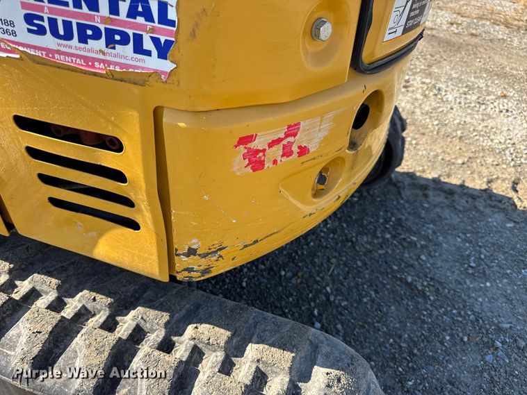 image for item EN0654 2019 John Deere 17G mini excavator