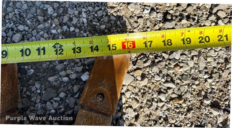 image for item EN0654 2019 John Deere 17G mini excavator