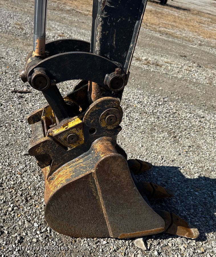 image for item EN0654 2019 John Deere 17G mini excavator