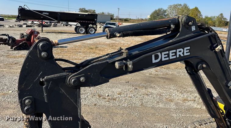 image for item EN0654 2019 John Deere 17G mini excavator