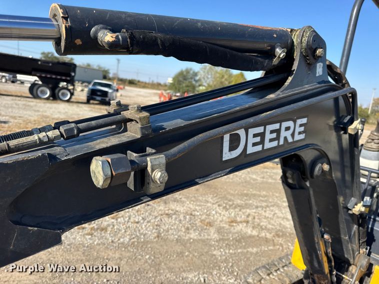 image for item EN0654 2019 John Deere 17G mini excavator