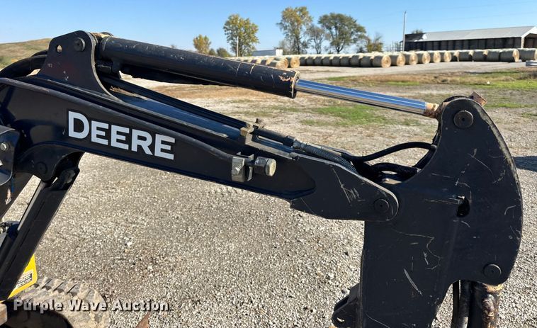 image for item EN0654 2019 John Deere 17G mini excavator