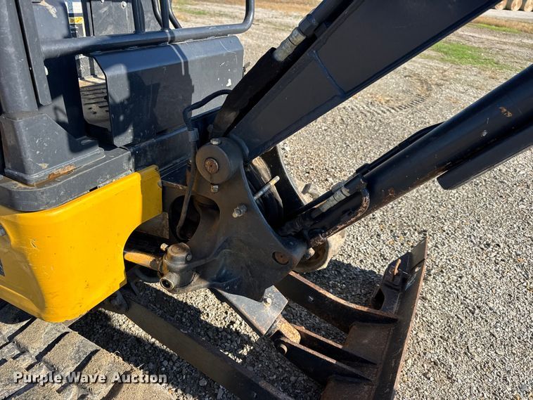 image for item EN0654 2019 John Deere 17G mini excavator