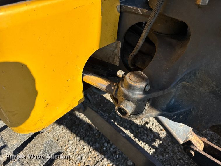 image for item EN0654 2019 John Deere 17G mini excavator