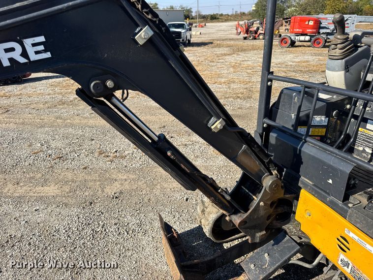 image for item EN0654 2019 John Deere 17G mini excavator